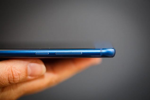 Android 7.0 Nougat iletim sistemi ile kan telefonun ierisinde Huawei P10'da da bulunan Kirin 960 ilemci yer alyor.     