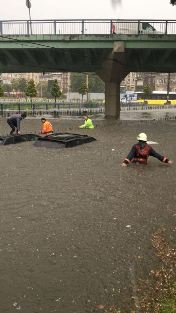    Saanak nedeniyle toplu ulamda da olumsuzluklar yaand.  