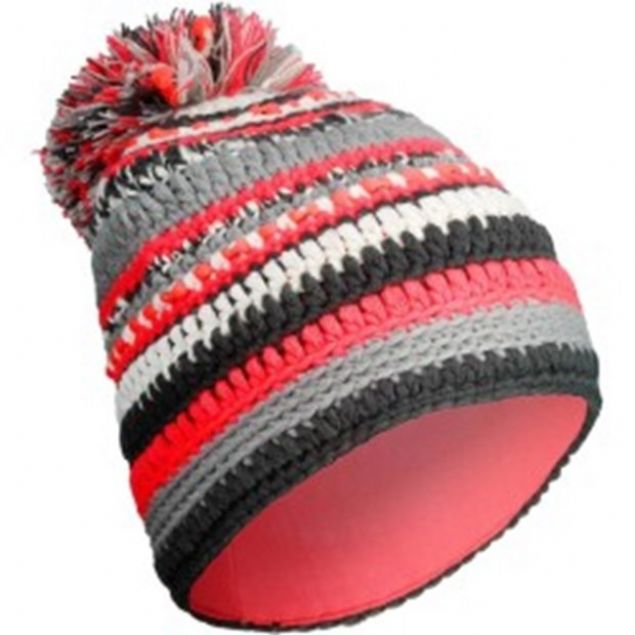 Bu tr berelerin stndeki ponponun amac gemiciler bir eyin altna ktkten sonra kalkarken kafalarn darbelere kar korumasdr.          