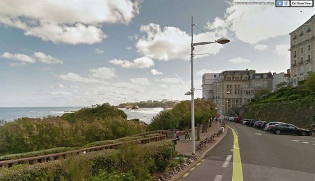 Fotoraflarn ekildii mekann oturduu yere ok benzediini syleyen kii, google haritalardan o yerin fotorafn paylat. 