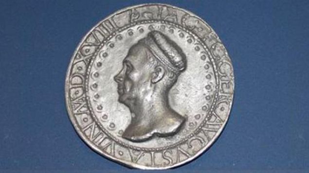 4. Ka�ifleri fonlad�  <br><br>  Kristof Kolomb Amerika'y� ke�fetti�inde 33 ya��ndayd�.Bu ke�iflerin ekonomik potansiyeliyle ilgilenen Fugger Hindistan'a yap�lan ilk seyahatin masraflar�n� kar��lad�.      