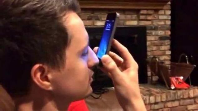 iPhoneunuzda elleriniz yal, ama telefonu amak istiyorsunuz; burnunuzu kullann!     