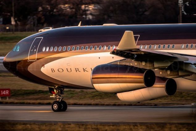 Uan orijinal hali 238 milyon dolar deerinde, fakat Alisher Usmanov ua lks i dekorasyon ve teknoloji ile zelletirerek deerini katlamtr.      