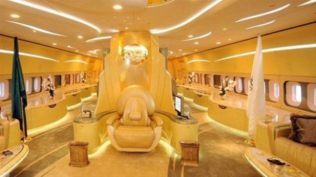 Taht yzde 100 altndan yaplm.     