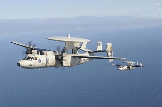 ABD donanmasna ait bu uak, tm hava artlarna direnli olarak retildi. Bu uak erken uyar (AEW) sistemi, ciddi gelimi APY-9 radar sistemi, gelimi bir radyo paketi, entegre uydu haberleme yetenei, turbo prop motorlar, ve gelimi elektronik taramas gibi zelliklere sahip.     