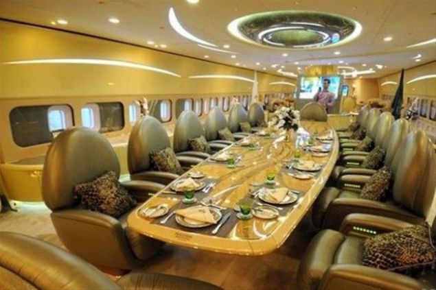 Uaktaki toplant salonu.     