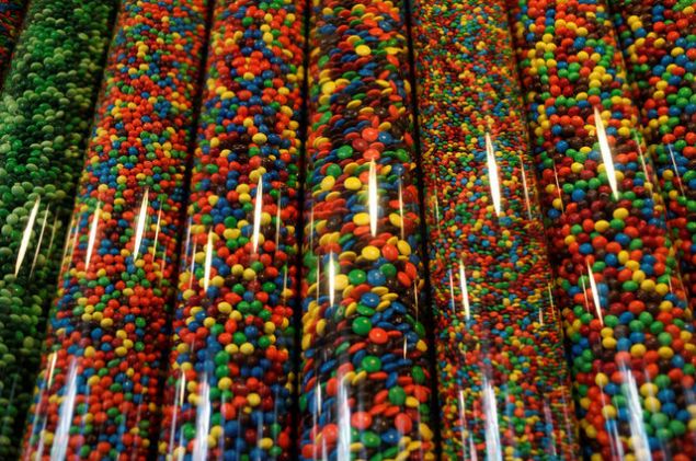 �ekerlemeler<br><br>  Zararl� i�erik: Yapay boya, fazla �eker, doymu� ya�   