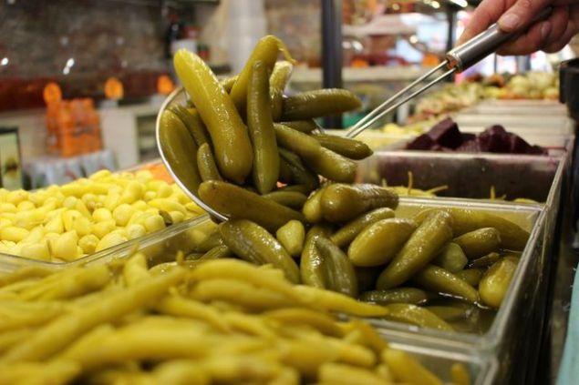 Tur�u<br><br>  Zararl� i�erik: Y�ksek tuz ve potasyum benzoat (koruyucu katk� madde)   