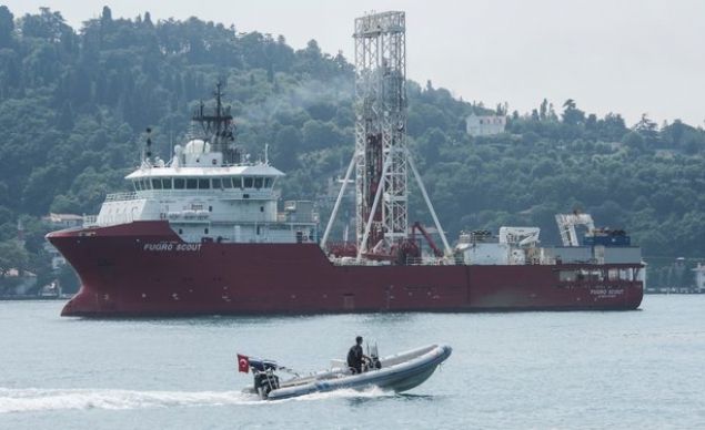 84 metre uzunluunda, 20 metre geniliindeki Fugro Scout'un uzun bir sre stanbul Boaz'nda kalaca renildi. 