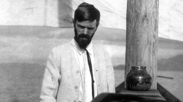 B�y�k tufan kopmu�, y�k�nt�lar�n aras�nday�z �imdi, yeni yeni k���k ya�am alanlar� kurmaya, k���k k���k umutlar beslemeye ba�lad�k.      