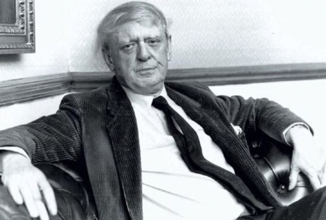 Anthony Burgess Otomatik Portakal <br><br>  '- Eee, ne olacak �imdi ha?  'Ben vard�m, yani Alex, yan�mda da �� kankam, yani Pete, Georgie ve Dim, ki Dim cidden epey budalayd� ve Korova S�tbar�'nda oturmu� ak�am ne yapaca��m�za karar veriyorduk,      