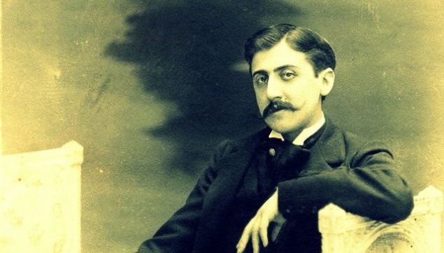 Marcel Proust Swann'lar�n Taraf� <br><br>  'Uzun zaman, geceleri erkenden yatt�m. Bazen, daha mumu s�nd�r�r s�nd�rmez, g�zlerim o kadar �abuk kapan�verdi ki, 'uykuya dal�yorum' diye d���nmeye zaman bulamazd�m.' (Roza Hakmen'in �evirisiyle)      