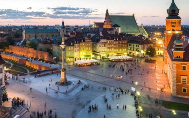 Var�ova <br><br>    Soylu bir adam taraf�ndan verilen bu isim 'Warsz (Var�)'a ait olan anlam�na gelmekte.  