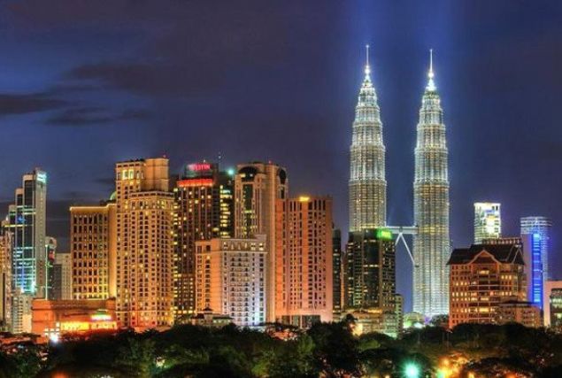 Kuala Lumpur<br><br>    Kuala Lumpur, Klang ve Gombak nehirlerinin birle�ti�i yer anlam�na geliyor.  