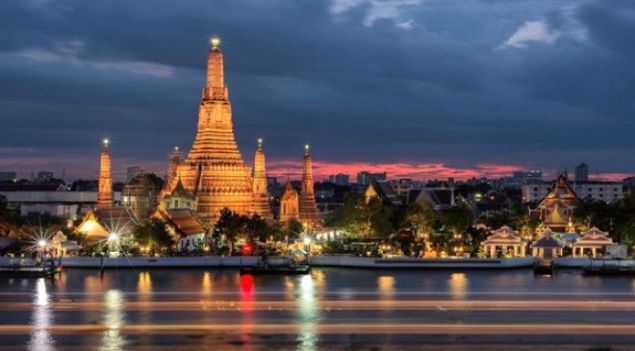 Bangkok  <br><br>  'Bang' akarsu'da yer alan k�y, 'ko' ada anlam�na geliyor.  