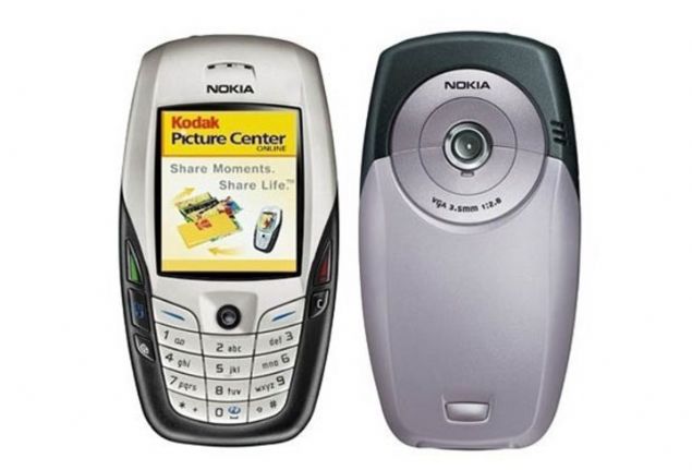 2003 ylnda cep telefonu dnyasna ilgin tasarmyla sunulan ve Nokiaa maliyeti 600 milyon dolar civarnda olan 6600, i dnyasn hedefine almt. Telefon, 2 milyon satt.      