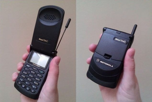 A��rl�k: 88 gram  <br><br>  Boyut: 94 mm � 55 mm � 19 mm  <br><br>  ��lemci: Motorola MicroTac serisi     