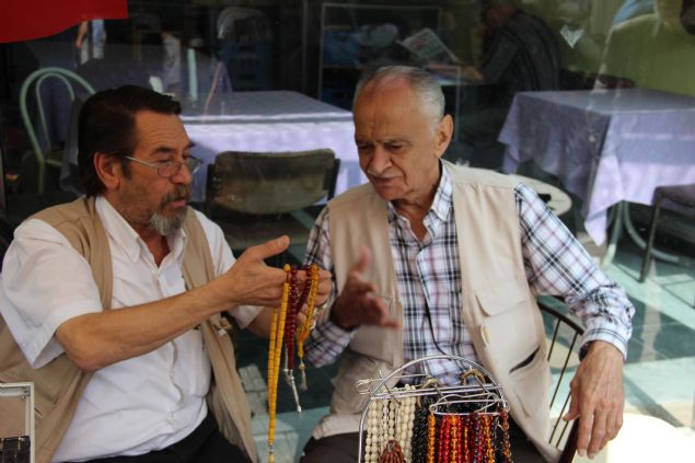 Mazl, tezgahnda 5 TLden 3 bin TLye kadar tespih bulunduunu syledi.  