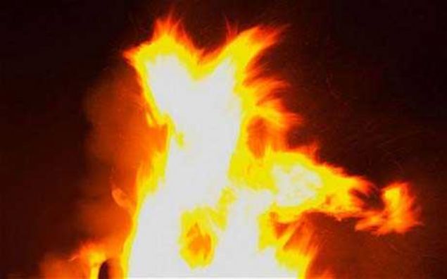                                                                 Bu yanma olaylar� ile ilgilenen ara�t�rmac�lar olaylar�n gittik�e art���n� s�yl�yorlar. Baz� gazeteciler bu hadiselerle ilgili bilgi topluyorlar. T�p dergilerinde yaz�lar yaz�l�yor fakat do�ru d�r�st hi�bir netice al�nam�yor                                                         