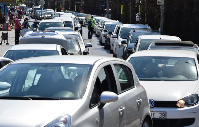 <div>  	Çanakkale Boaz ile adalar hattndaki deniz ulamn salayan GESTA A'nin yetkilileri, boaz hattndaki seferlerin saatsiz olarak yapldn belirtti.</div>  <div>  	 </div>  