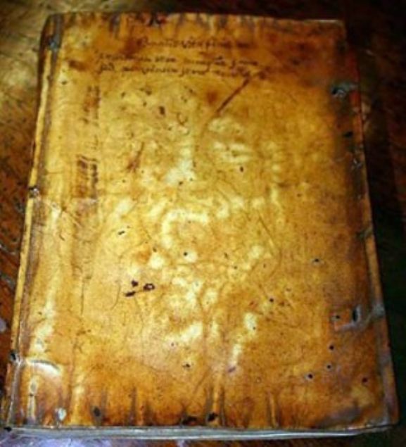 Bu arada bahsi geen yzlm deri, bu son kitapta kullanlm...     