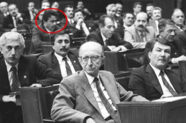   12 Eyl�l 1980 askeri darbesinden sonra bir s�re askerin g�zetimi alt�nda tutulan Baykal, 1982 Anayasas�'yla be� y�l siyasi yasak getirilen politikac�lar aras�ndayd�. Yasa��n sona ermesinin ard�ndan 1987�de yap�lan ilk se�imde, CHP�nin devam� niteli�indeki Sosyal Demokrat Halk�� Parti�den yine Antalya Milletvekili se�ildi. 