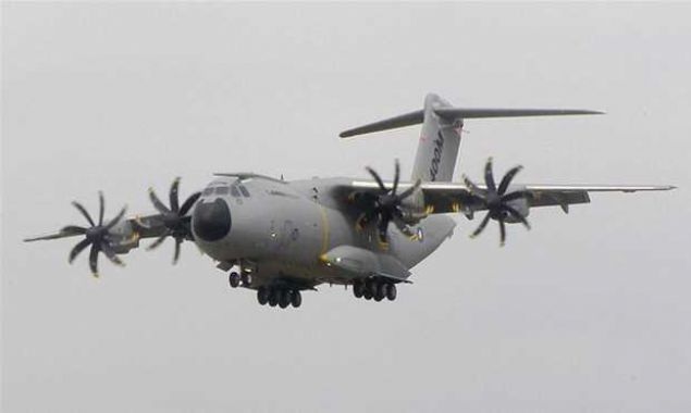 Airbus A400M Atlas     <br><br>    Airbus A400M Atlas drt turboprop motorlu, Avrupa lkeleri ordularnn askeri havadan tama isteklerini karlayabilmek amac ile Airbus Military tarafndan tasarlanm bir uaktr.  
