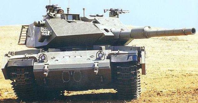  Sabra   <br><br>      Sabra Ana Muharebe Tank, IMI (Israel Military Industries)'in Ramat Hasharon'da bulunan Slavin ar silahlar departman tarafndan tasarlanan, daha yksek kalibreli top ve pasif zrhla gelitirilen M60A3 tanknn modernize edilmi bir uyarlamasdr. Sabra gelitirme paketinin tmnde gzlem aygt programlar, talebe ve operasyonel gereksinimlere gre zelletirilir.  