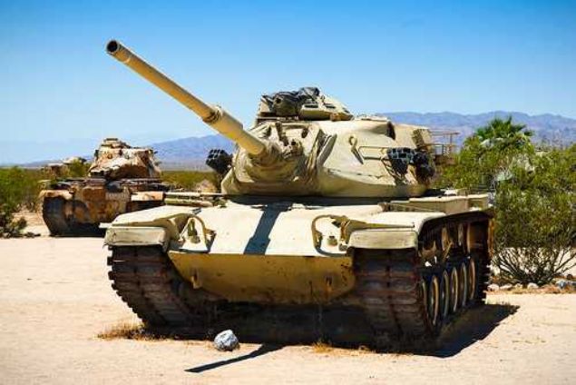  M-60 Patton       <br><br>      Amerika Birleik Devletleri Kara Kuvvetleri'nin ana sava tankdr. Souk Sava'ta NATO ve ABD'ye yakn lkeler tarafndan kullanlmtr. Yerini M1 Abrams ald halde M60 dnya boyunca halen servistedir. u anda en byk kullancs 1.700 kadar tankla Msr, sonraki kullanc 900'den fazla gelitirilmi tankla Trkiye  
