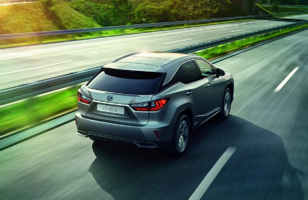   LEXUS - 73 adet satld  