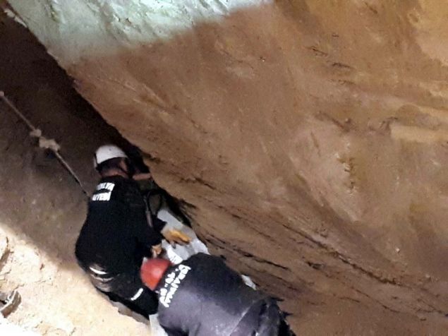   Antalya'nn Elmal lesi'nde bahede kaz yapld srada meydana gelen gkte toprak altnda kalan aban ener ile Eref Nalbant'n cesetlerine ulald. 