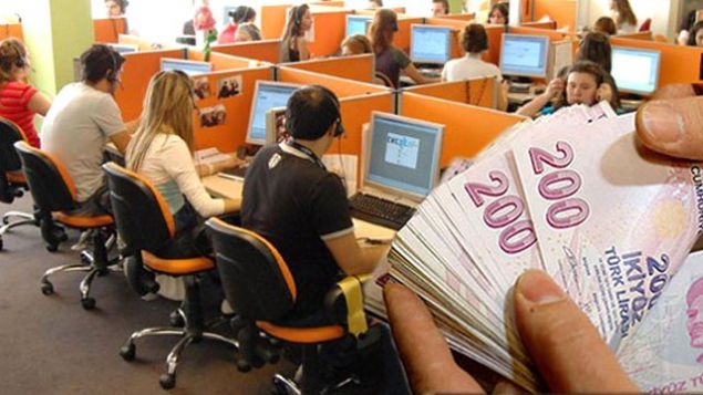   �Emeklilik m�racaat formunu do�ru doldurarak y�zde 5 oran�nda daha fazla maa� al�nabilinir�    <br><br>     Emekli m�racaat formun do�ru doldurarak y�zde 5 oranda daha fazla maa� al�nabilece�ini ifade eden Nacar, �Vatanda�, SGK'da asl�nda her noktada isterse ayl���n� artt�rabilir. �yle ki doldurmu� oldu�umuz emekli m�racaat formunu bile do�ru doldurursak ayl���m�z y�zde 5 artt�rabiliriz. Bin lira yerine bin 100 lira ve bin 200 liraya kadar alabiliriz. O y�zden emekli formunu doldururken �nemli olan 3 tane nokta var. Bir tanesi; ki�ilerin formda aile bireyleri vard�r. E� �ocu�u yazarsan�z 80 TL cebinize art� olarak ge�er� �eklinde konu�tu.  