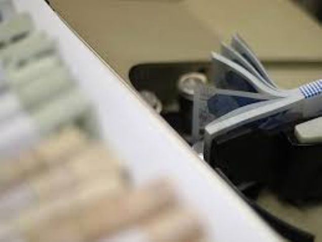   SGK ilk sigorta numaras�n�n tarihine g�re, ki�inin daha �nce �al��m�� oldu�u numaralar� aktar�p prim kazanc�n� yukar�ya �ekerek ki�inin emekli maa��n�n da daha y�ksek almas�n� sa�lar. Birden fazla yerde sigortal� �al���n derken, yanl��l�kla �al��t���m�z ger�ek primleri iptal edebiliriz, aman dikkat! Burada �nemli bir nokta var; ki�i ikametgah etti�i ilde birden fazla sigortal� �al��abilir. Dolay�s�yla farkl� yerlerde �al���rsalar b�t�n sigortalar� iptal olabilir� diye konu�tu.  