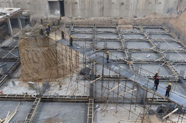    Chang Zhinzyu, ailesinin b�y�klerinin bulundu�u 4 mezar i�in verilen tazminat� d���k bulup bir t�rl� sat�� izni vermedi.  