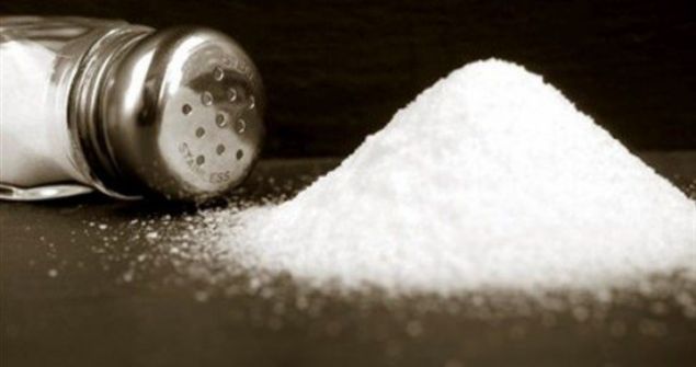 Yeme�e tuz ile ba�lamak-tuz ile bitirmek  <br><br>      Yeme�e tuz ile ba�lamak ve bitirmek yetmi� derde devad�r.� (Riyaz��n Nasihin 