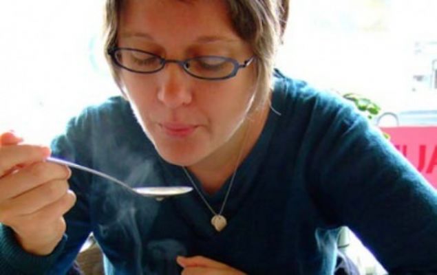 Yiyecek ve i�eceklerin i�ine �f�rmemek      <br><br>    �Peygamber Efendimiz (asm), yiyeceklerin, i�eceklerin ve hurman�n i�ine �f�r�lmesini yasaklad�.�  