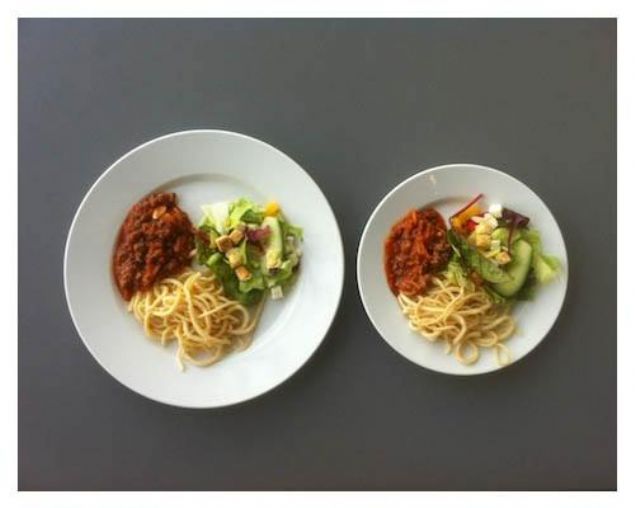 Az yemek<br><br>    �Ademo�lu karn�ndan daha k�t� bir kab� doldurmam��t�r. Ademo�luna belini do�rultacak birka� lokma yeter... 