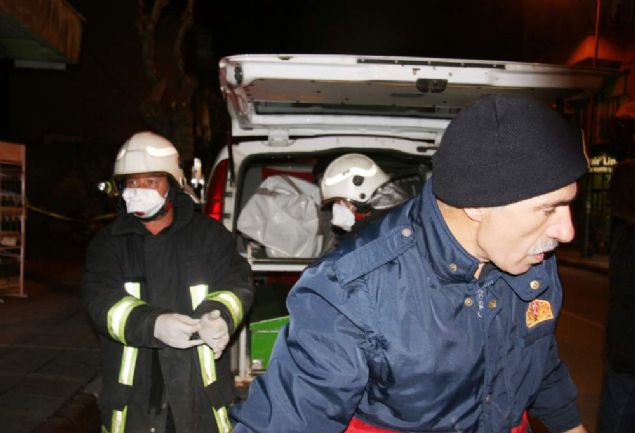  yerinin tavanndan kurtlar dkldn fark ederek durumu ev sahibine, sonrasnda ise polise bildirerek cansz bedenin bulunmasn salayan dkkan sahibi Bapnar ise unlar syledi: 