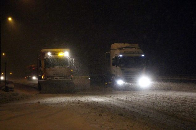  Ya���lar�n; Orta ve Do�u Karadeniz k�y�lar�nda kuvvetli ya�mur ve sa�anak, Bolu, Mu�, Bitlis, ��rnak, Van'�n g�neyi, Hakkari, Bing�l, Diyarbak�r ve Batman'�n kuzey kesimleri ve Do�u Karadeniz'in i� kesimlerinde yo�un kar ya���� �eklinde olaca�� tahmin ediliyor. 