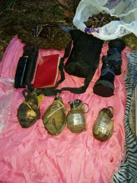 �hbar �zerine b�lgeye ula�an ekipler, bir k�sm� y�zeyde bir k�sm� ise topra�a g�m�l� halde m�himmat ele ge�irdi. �al��man�n ard�ndan, PKK ter�r �rg�t�n�n i�erisinde �ok say�da patlay�c�, el bombas�, mermi ve uzaktan kumandal� bomba d�zene�i bulunan s���na�� ele ge�irildi.  