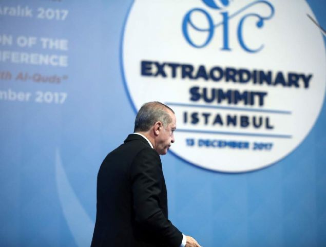          ��T D�nem Ba�kan� s�fat�yla ABD'yi, att��� bu son derece yanl��, provokatif ve hukuk d��� ad�mdan bir an evvel geri d�nmeye davet ediyoruz.     