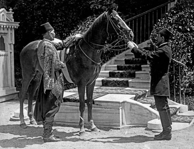 Osmanl mparatorluu'nun 34. padiah ve 113. slam halife II. Abdlhamid'in at.     