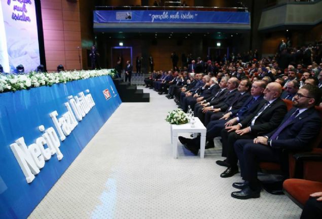   Elimizle d�zeltemiyorsak dilimizle onunla da bir �ey yapam�yorsak kalbimizle bu�zetmenin gerekti�ini biliyoruz.    Kud�s giderse Medine'yi koruyamay�z, Medine giderse Mekke'yi koruyamay�z, Mekke giderse Kabe'yi kaybederiz    