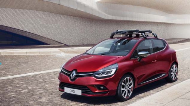 Renault Captur ve Clio 90 beygir g�c�ndeki 1.5 dCi motoru ile 3.6 lt/100 km�lik t�ketim sunarken, Megane HB, 90 beygir g�c�ndeki 1.5 dCi motoru ile 3.7 litre/100 km�lik t�ketim de�eri sunuyor. 