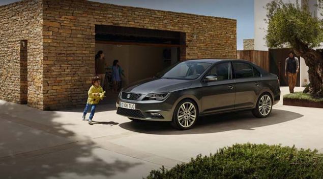 Seat��n kompakt sedan� olan Toledo, 1.4 litre 90 beygir g�c�ndeki motoru ve DSG otomatik �anz�man kombinasyonu ile 4.0 lt/100 km�lik ortalama t�ketim de�erine sahip.     