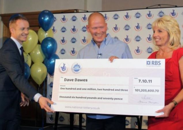 Lotodan 165 milyon dolar kazanan �ngiliz Dave ve Angela Dawes �ifti de para anla�mazl��� sonucu bo�and�.    