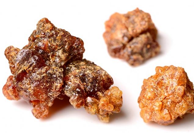   Sinir sistemini uyarr  <br><br>  Mrsafi kan dolam, sindirim sistemi ve sinir sistemini etkiler. Kalbin pompalama hareketini ve safra kesesinin mideye salnmasn uyarr. Beyni ve sinir sistemini harekete geirerek sizi aktif tutar.    