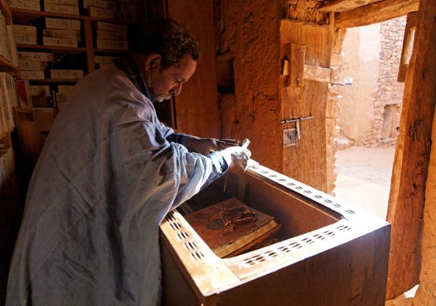     En eski slam ktphanelerinden biri olarak kabul edilen bu en zengin ktphane, Muhammed Habbot ailesine ait. Bu koleksiyondaki 1.600 kitap demir dolaplarda saklanr.  