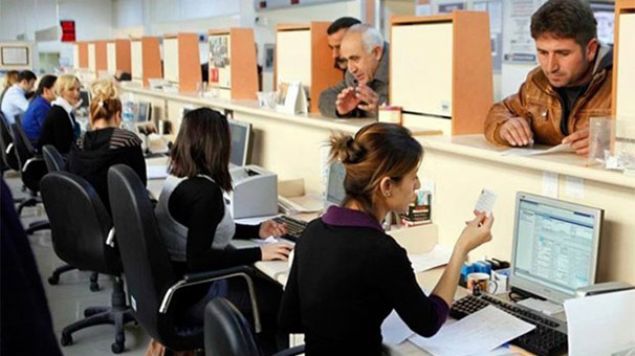 Yeni y�la i� umudu ile giren milyonlarca i�sizin merak etti�i son dakika 2018 personel al�m� hakk�nda a��klamalar gelmeye devam ediyor. Siz de haberimizden merak etti�iniz 2018 lise mezunu memur al�m� ve KPSS'siz personel al�m� yapacak kurumlar hangileri hakk�nda detaylar� bulabilirsiniz. Bankalar, kurumlar, �zel sekt�reler yeni y�lda lise mezunu memur al�m� yapacak. KPSS �art� aranmayan i� ilanlar�n� ve detaylar�n� haberimizde bulabilirsiniz. Memur olma hayali kuran milyonlarca lise mezunu gen� KPSS �art� olmayan s�navs�z memur al�m� yapan ilanlar� aramaya ba�lad�lar. Ge�ti�imiz sene memur personel al�mlar� yap�ld� ve art�k 2018 memur al�m� ilanlar� yay�mlanmaya ba�lad�. Adaylar yeni y�lda da i� sahibi olabilecek. Kaynak: Karar      