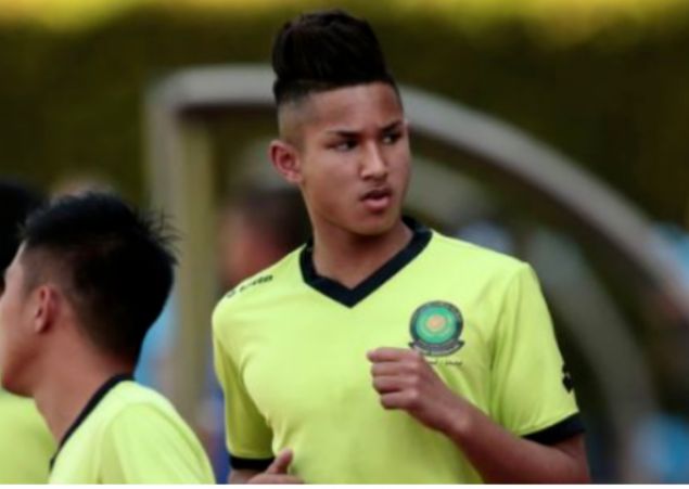                                                                 Brunei Sultan� Hassanal Bolkiah'�n ye�eni olan Faiq, Messi, Ronaldo, Neymar gibi y�ld�zlar�n kazand��� y�kl� mebla�lara ra�men hala d�nyan�n en zengin futbolcusu! Faiq Bolkiah'�n servetinin 14 milyar Euro oldu�u tahmin ediliyor.                                                       